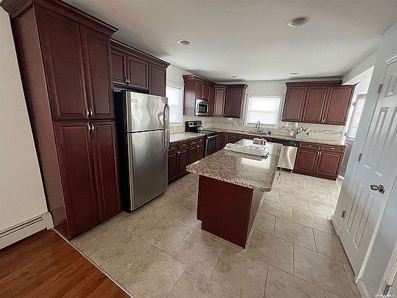 4th image of 1115 Cross Bay Blvd
