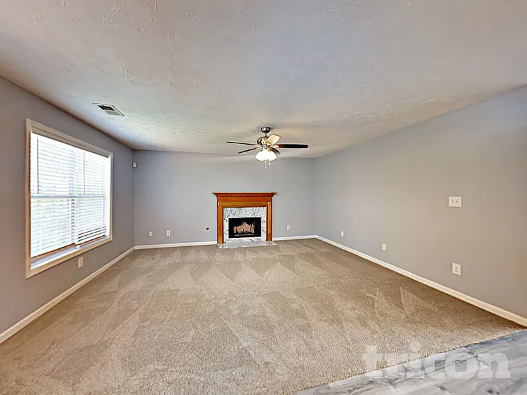 268 Lakeview Pl — Photo 4