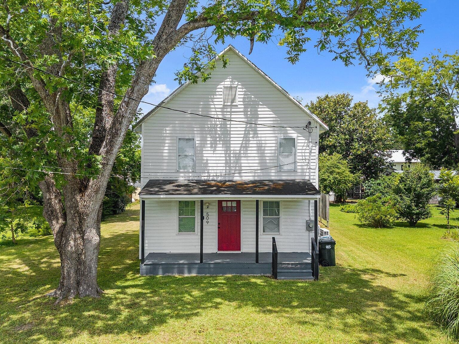 509 Academy Street, Oriental, NC 28571 | MLS #100514385 | Zillow