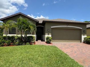 571 Old Country Rd SE, Palm Bay, FL 32909