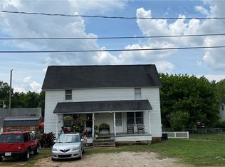 31 Lyman St, Pelzer, SC 29669