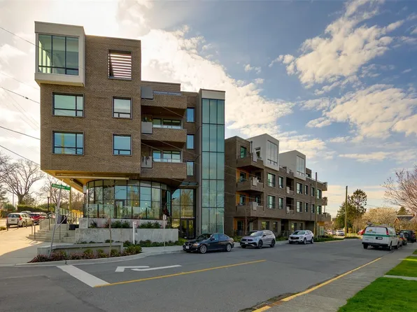 2285 Bowker Ave #Penthouse 5, Oak Bay, BC V8R 2E2