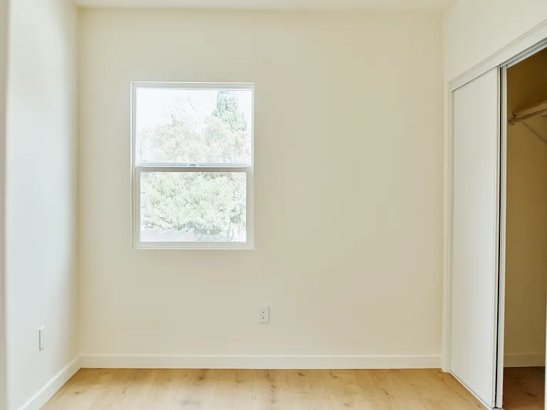 3741 Locke Ave — Photo 4