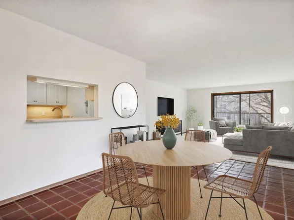 10451 Greenbrier Rd APT 121, Minnetonka, MN 55305