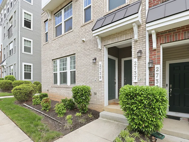 2739 Pinebrook Rd — Photo 4