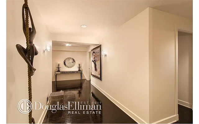 Sold by Douglas Elliman | media 24