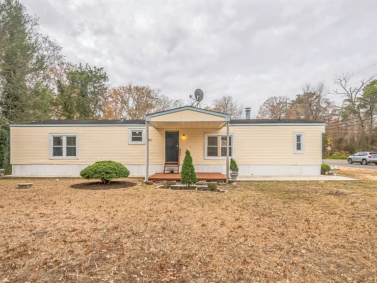 7601 Magnolia Dr — Photo 4