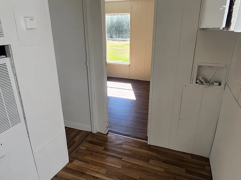 923 Mercedes St #18 — Photo 10