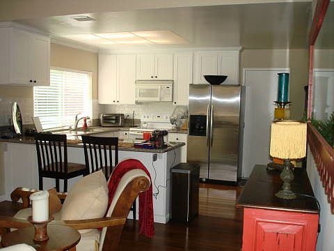 3rd image of 1521 Avenida De Los Lirios