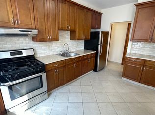 7126 69th St Floor 2, Ridgewood, NY 11385
