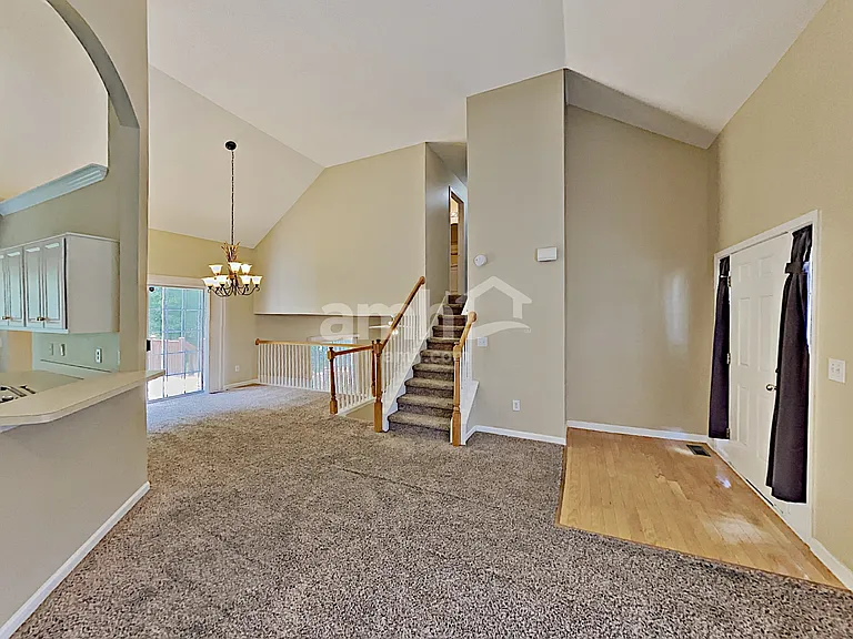 5759 Newnan Cir — Photo 9