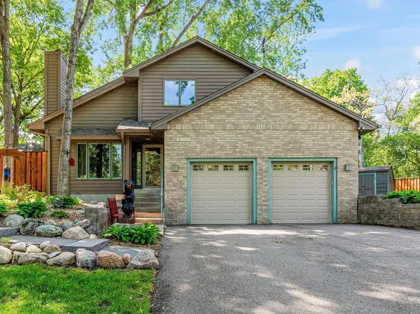 2195 Bayview Pl, Wayzata, MN 55391