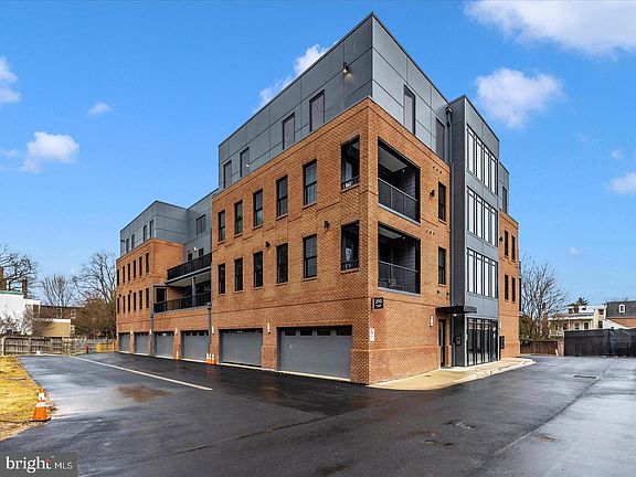 3rd image of 210 E 2nd St #401