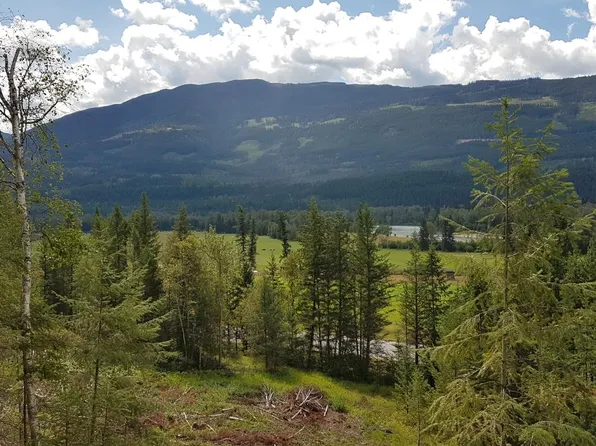 1525 Yellowhead Hwy, Kamloops, BC V0E 1Z1