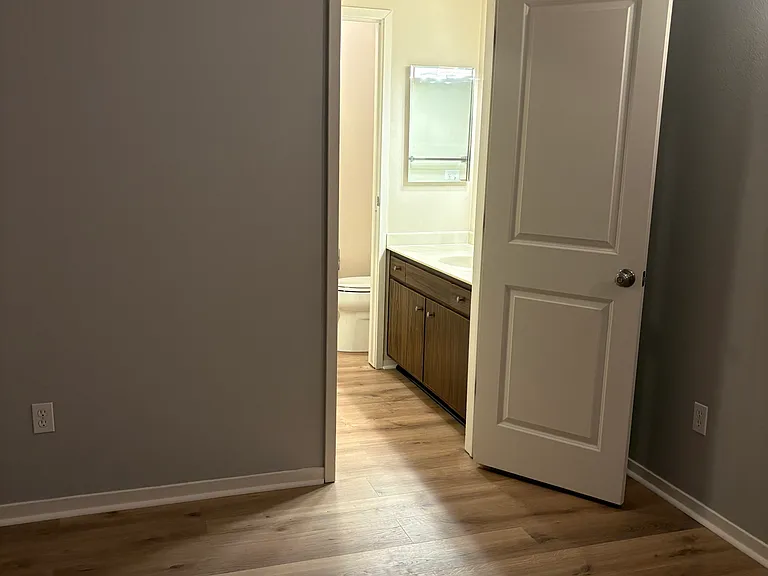 1155 Lakeside Dr #502 — Photo 9