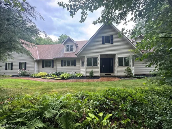 8315 Orchard Rd, Painesville, OH 44077