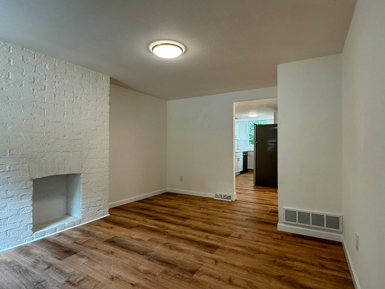 2 bed, 1.5 bath, 1000 sqft, $1,450 — Photo 4