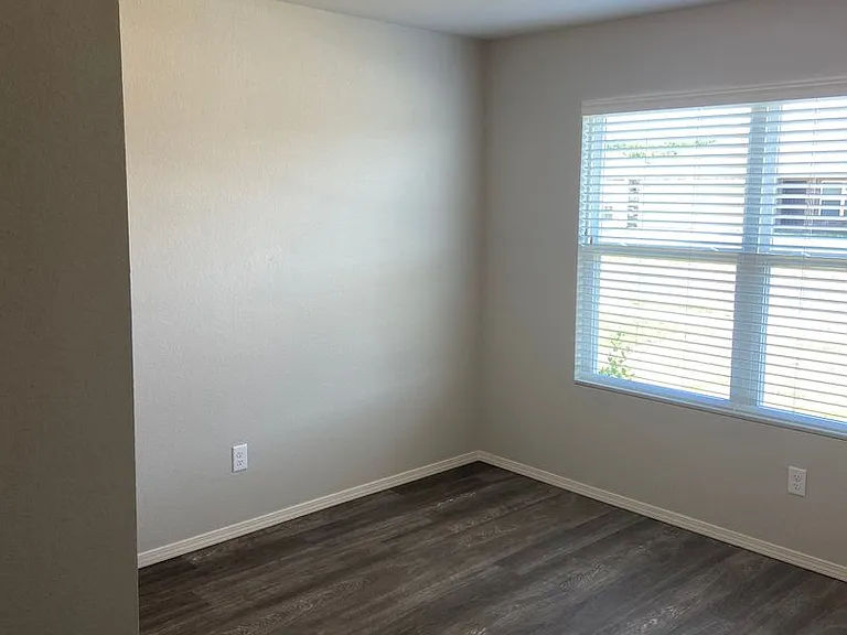 1725 Raden St — Photo 12