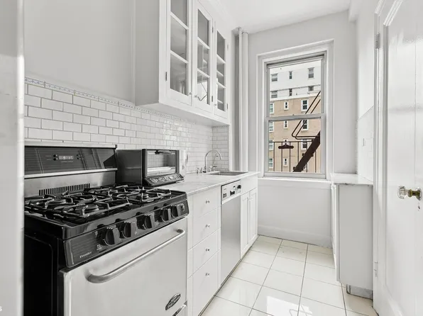 242 East 19th Street image 11 of 15