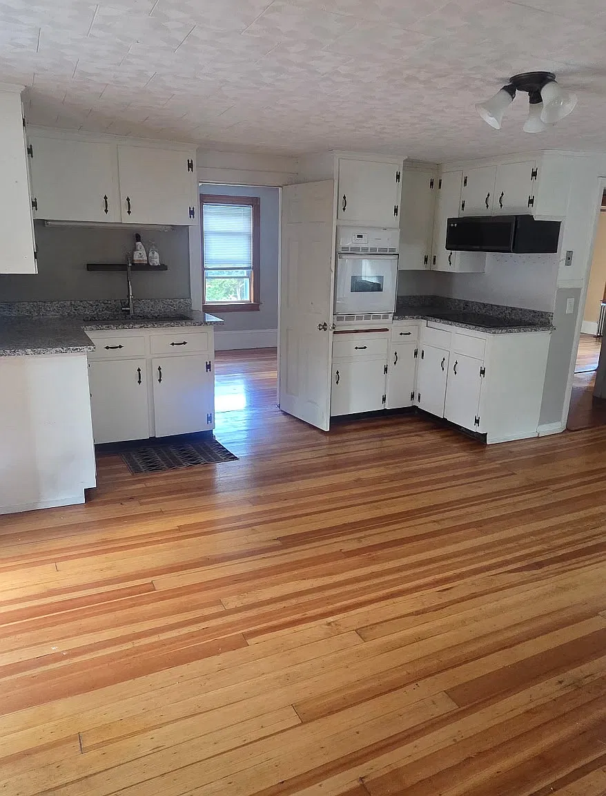 3 bed, 1000 sqft, $2,700 — Photo 1