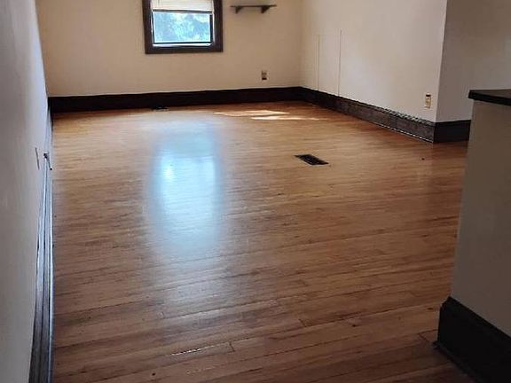 2nd image of 1801 19th Ave NE #1