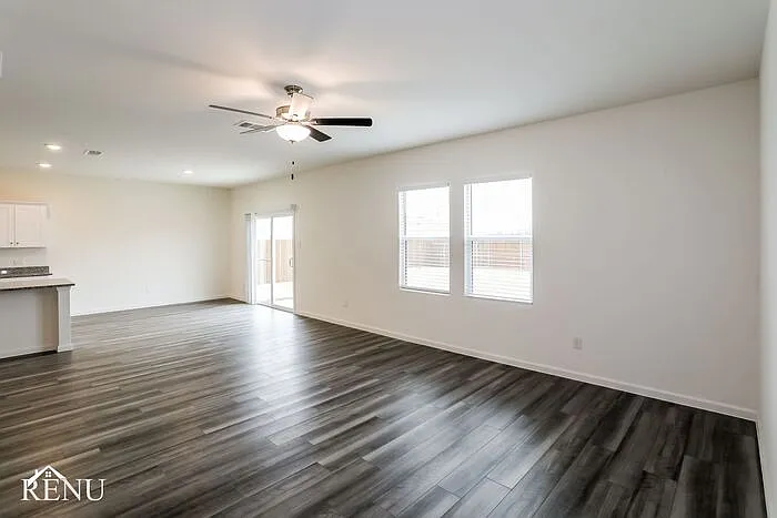 1605 Braeburn Ln — Photo 4