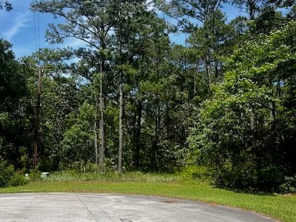 712 Swashbuckle Court, New Bern, NC 28560