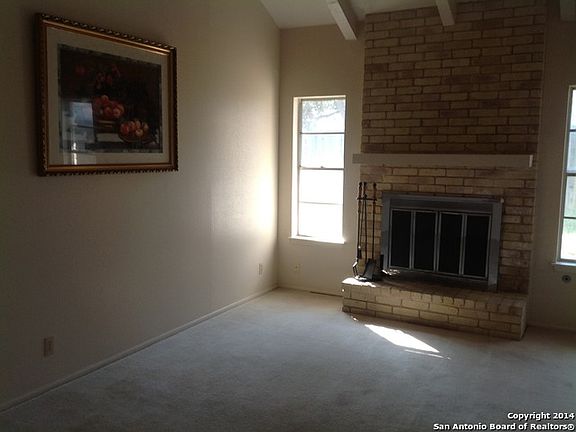 3rd image of 2716 Roundleaf Ct