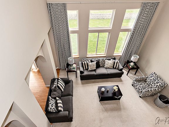 2nd image of 39515 N Queensbury Ln