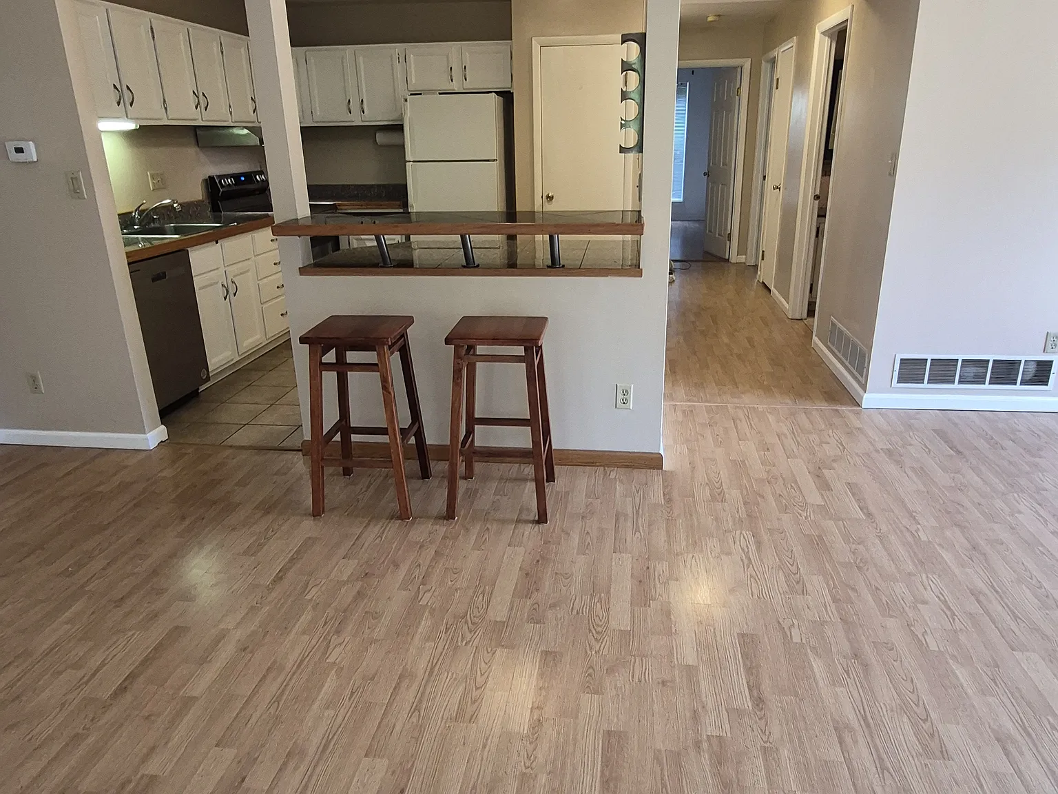 2 bed, 1228 sqft, $1,850 — Photo 3