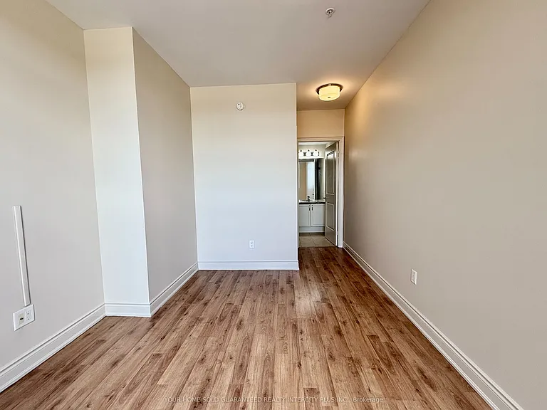 2396 Major Mackenzie Dr #418 — Photo 18