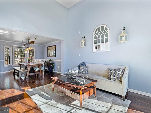 5th image of 16 Wren Way Ct
