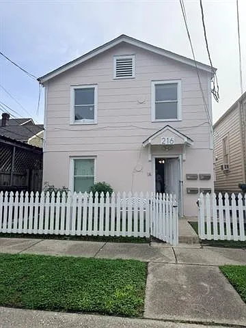 1 bed, 1.0 bath, 465 sqft, $1,100 — Photo 2