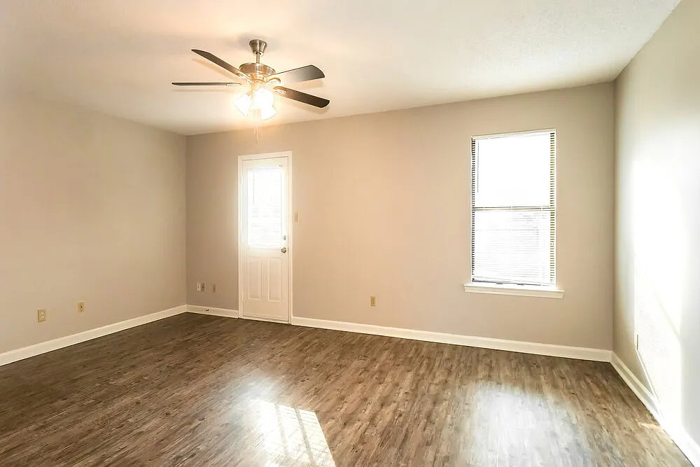 2 bed, 1.5 bath, 1280 sqft, $1,235 — Photo 4