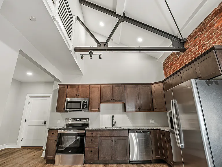 13 Kennedy St #205A — Photo 1