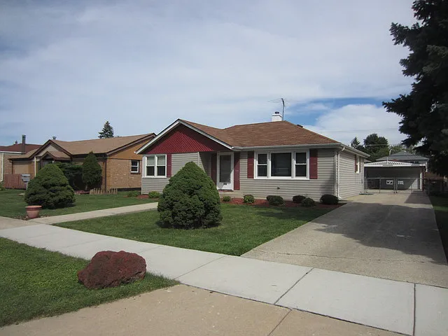 4847 S Lorel Ave photo 1