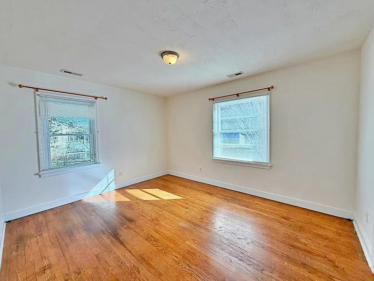4838 Stanley Dr — Photo 21