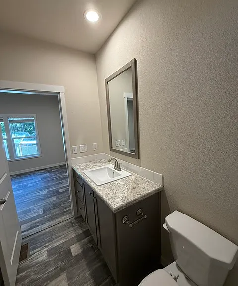 403 NW Commerce St — Photo 16