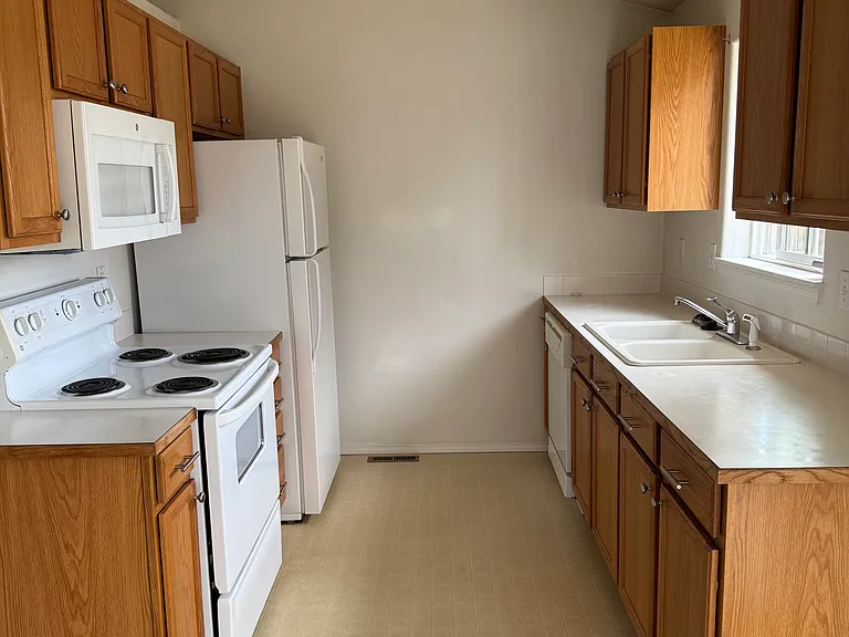 3255 SW Metolius Ave — Photo 6
