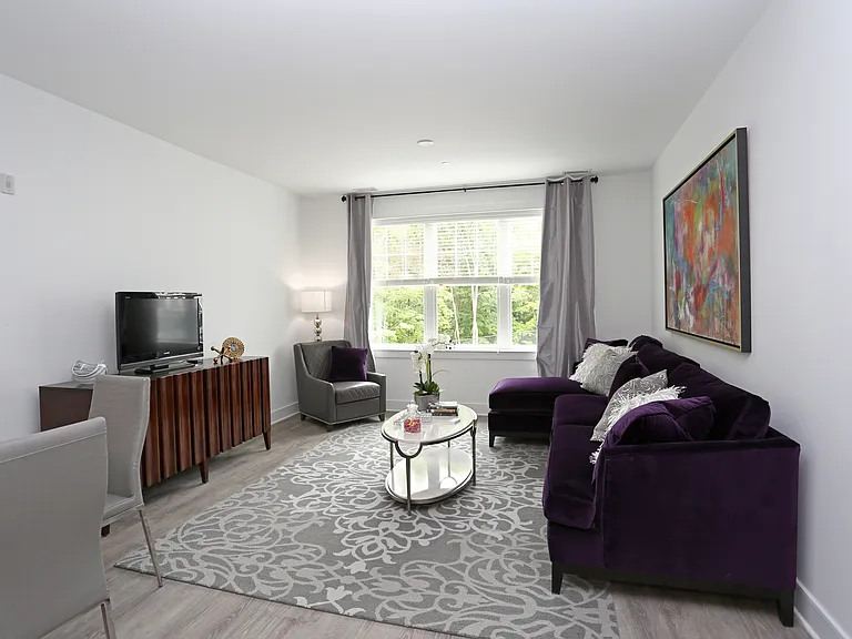Colonial Pointe at Franklin Lakes — Photo 15