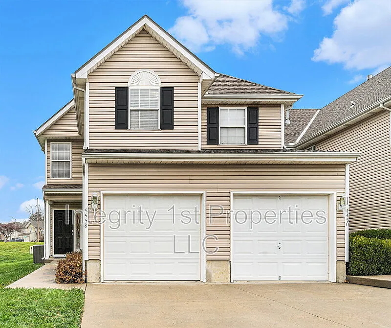 3 bed, 2.5 bath, 1607 sqft, $1,750 — Photo 2