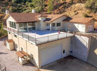 17833 Skyline Dr, Lakehead, CA 96051