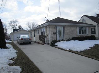 1845 Fairmont St, Manitowoc, WI 54220