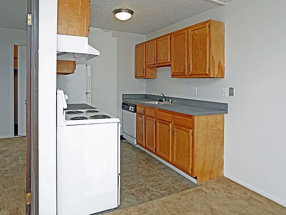 4th image of 25701 W Twelve Mile Rd #503