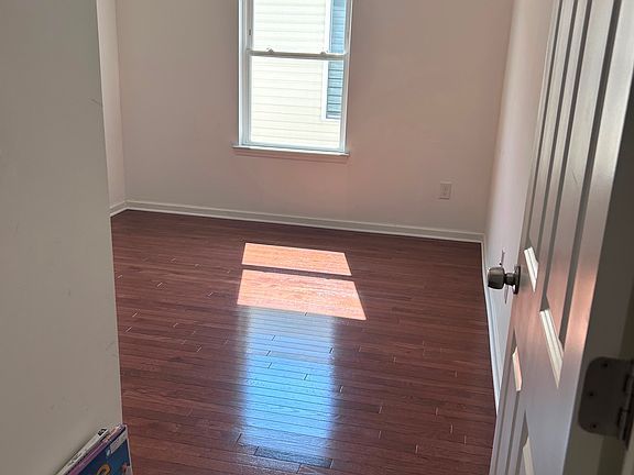 2nd image of 1060-1062 E Grand St Floor 2