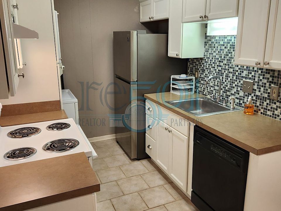 1st image of 1919 Georgia Ave #13