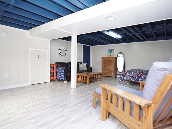 3rd image of 1126 Oakes Ave