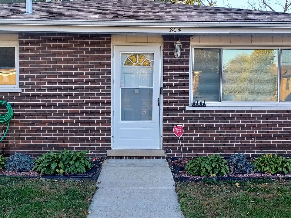 1st image of 804 Mackinaw Ave