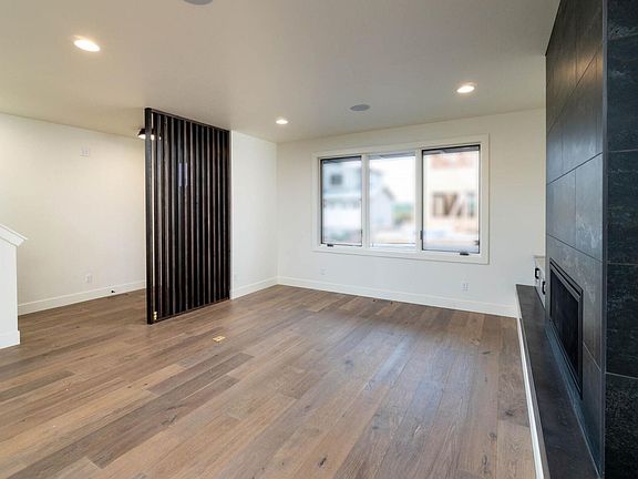 5th image of 61285 McRoberts Ln #30