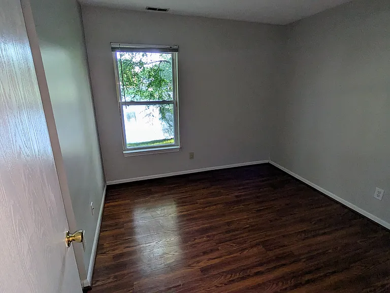 1065 Williamsburg Way — Photo 14